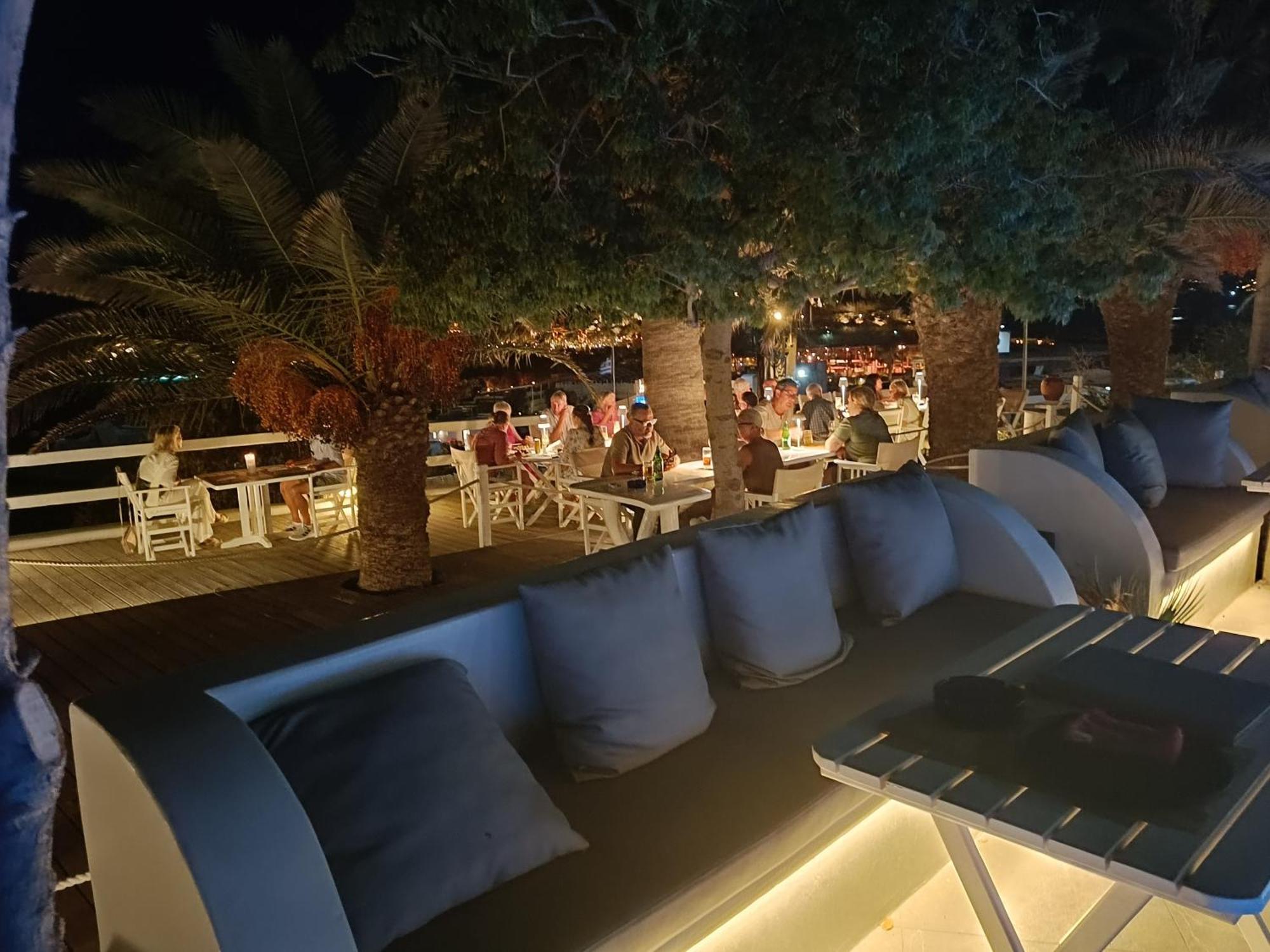 Zephyros Aparthotel Paraga  Ngoại thất bức ảnh